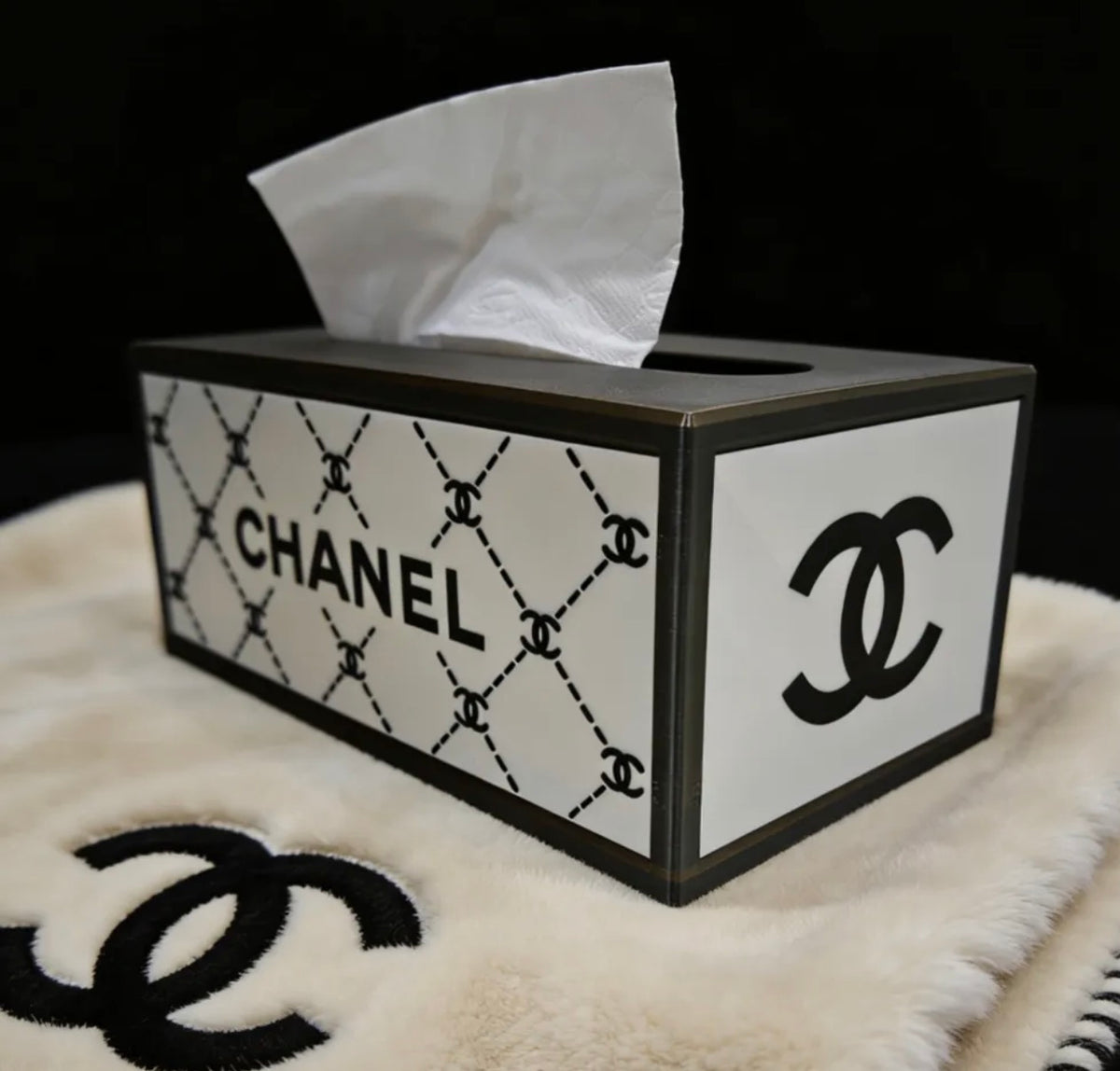 Tissue box